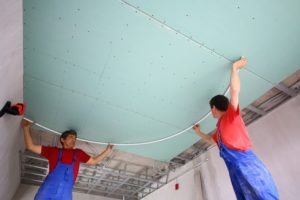 Установка натяжного потолка в Москве